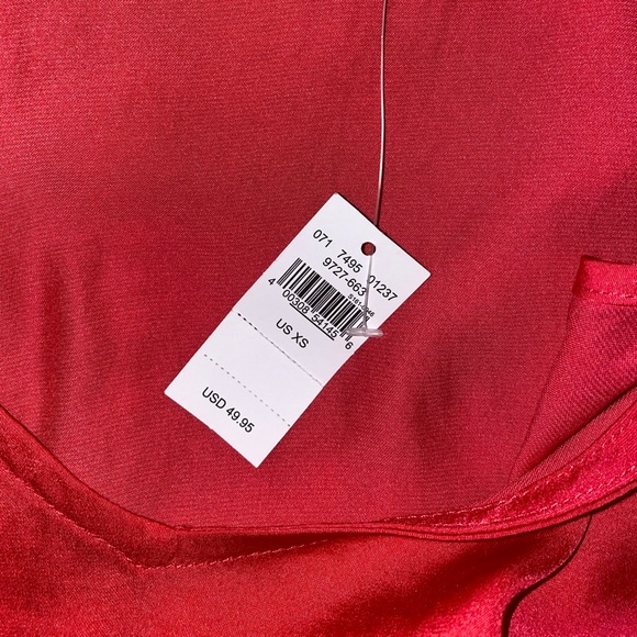 A long pink dress cut on the side - Picture 2 of 5